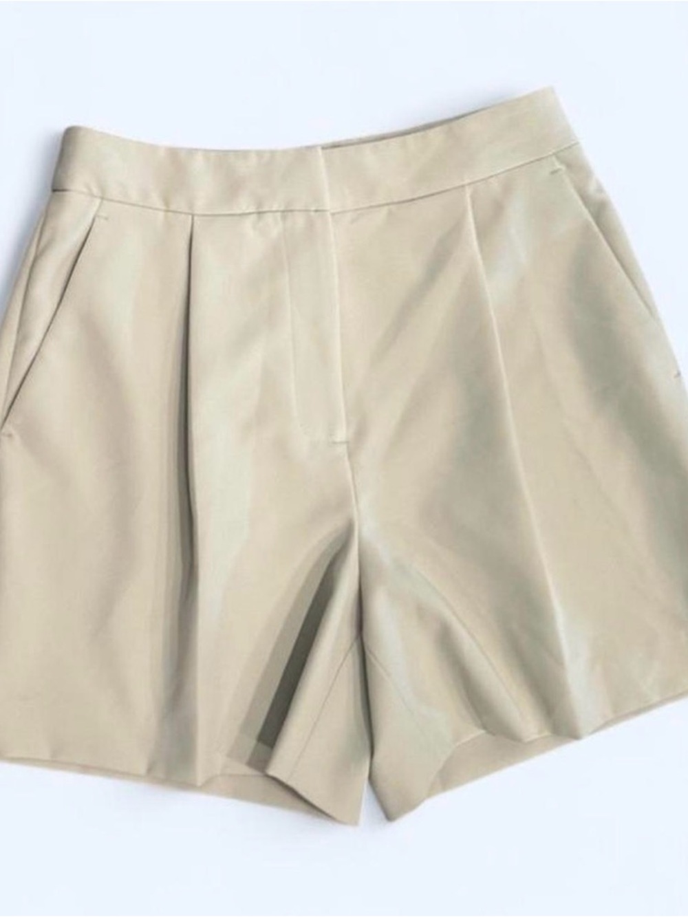Gianni Bini Classic Pleated Cream Women's Shorts